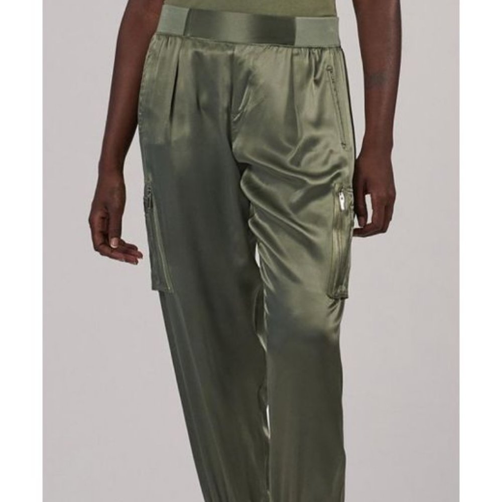 ATM Women's Green Silk Cargo Pull On Pants, Plain Pattern